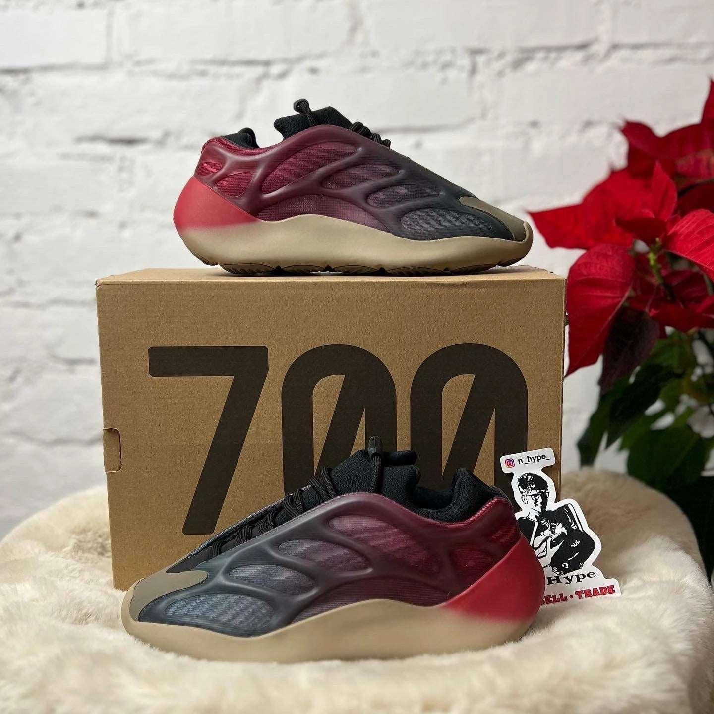 Adidas Yeezy 700 V3 Fade Carbon - Image 4