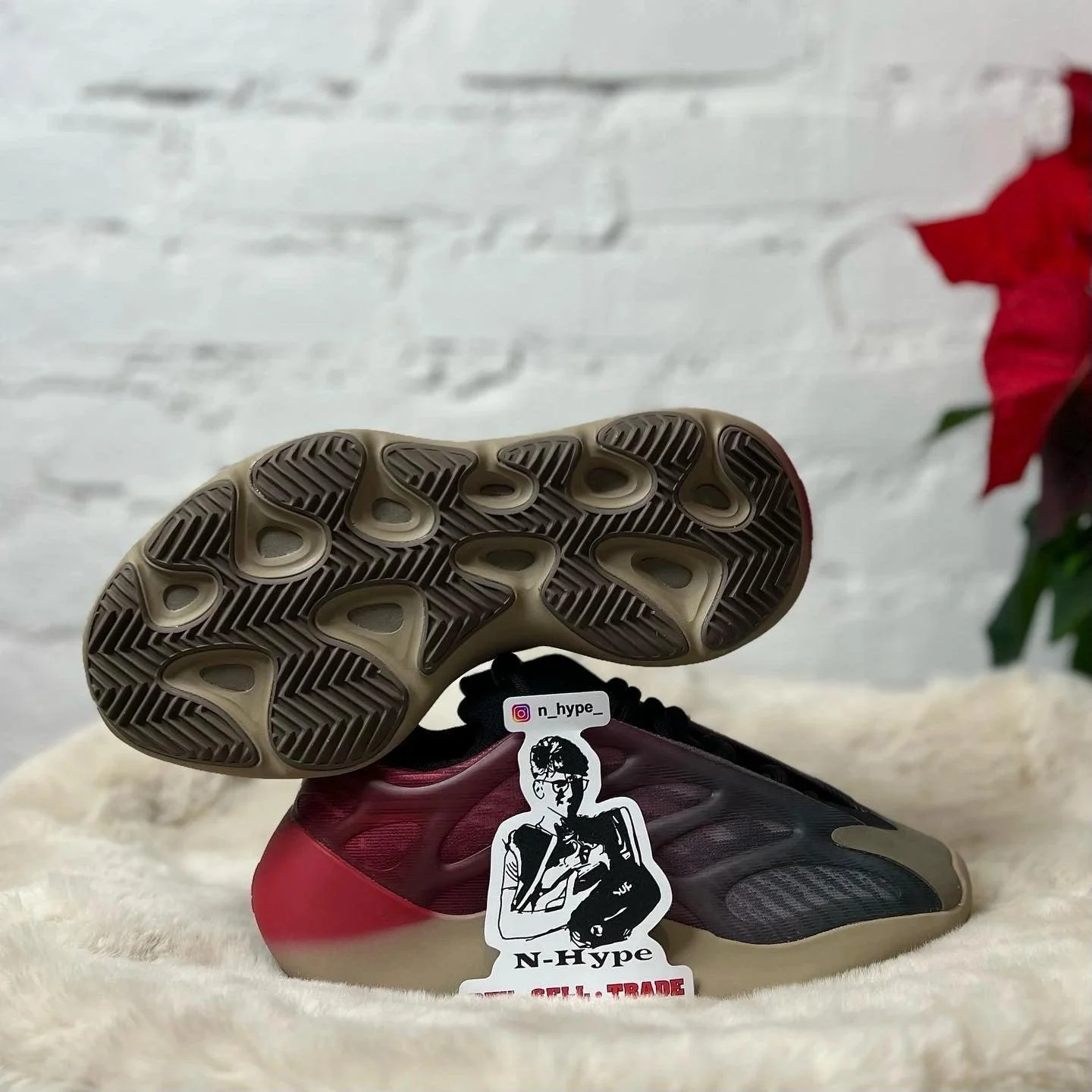 Adidas Yeezy 700 V3 Fade Carbon - Image 5