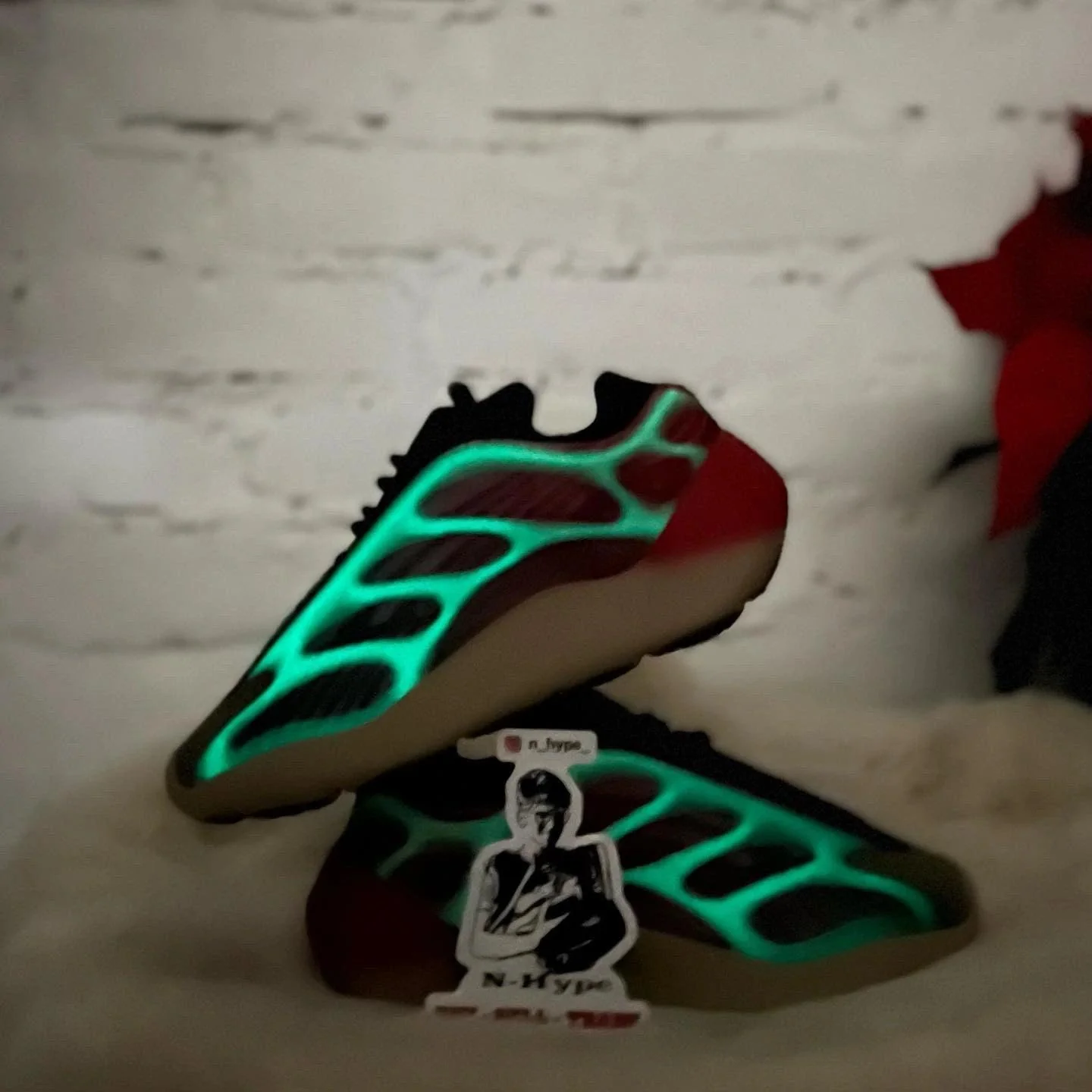 Adidas Yeezy 700 V3 Fade Carbon - Image 6