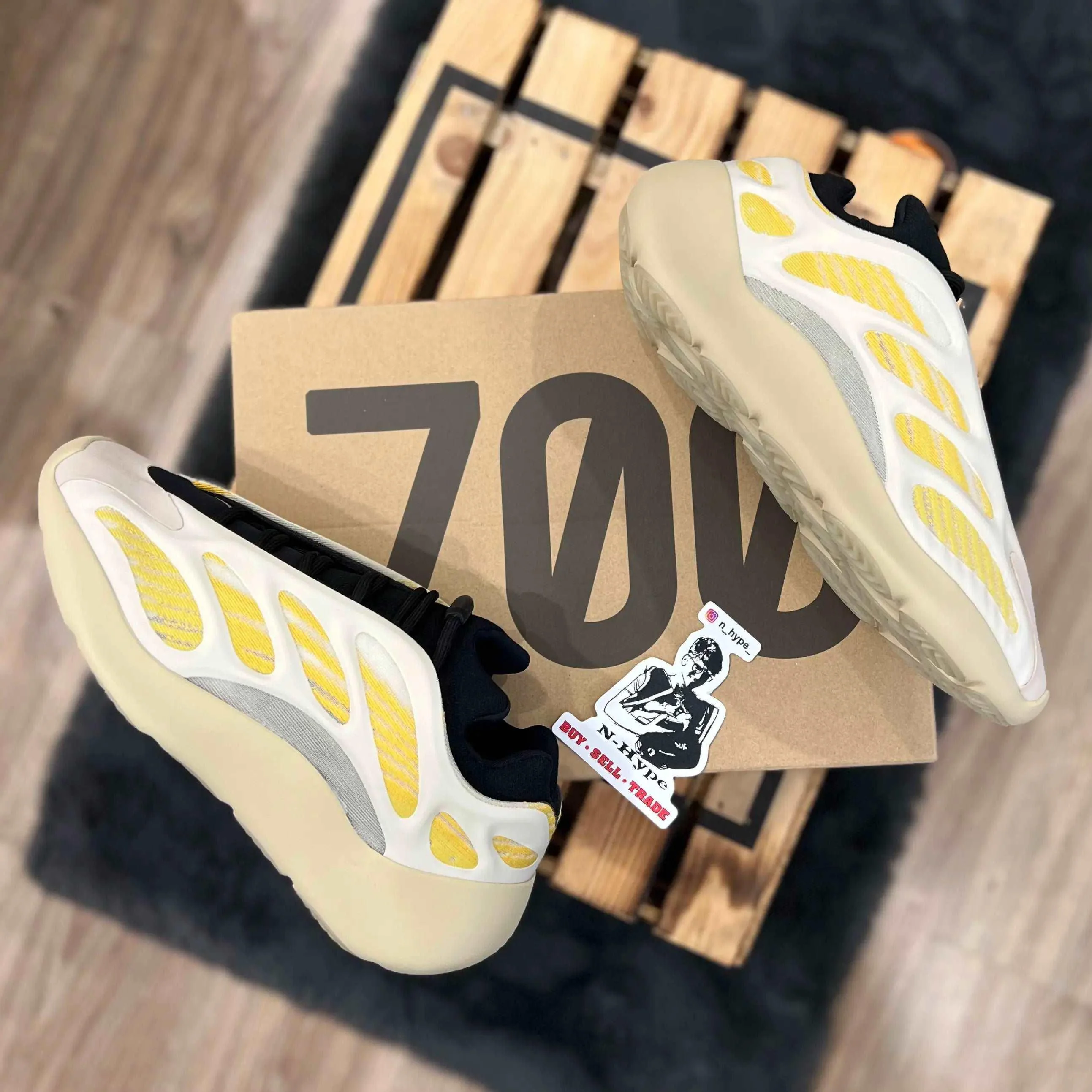 Adidas Yeezy 700 V3 Safflower - Image 5