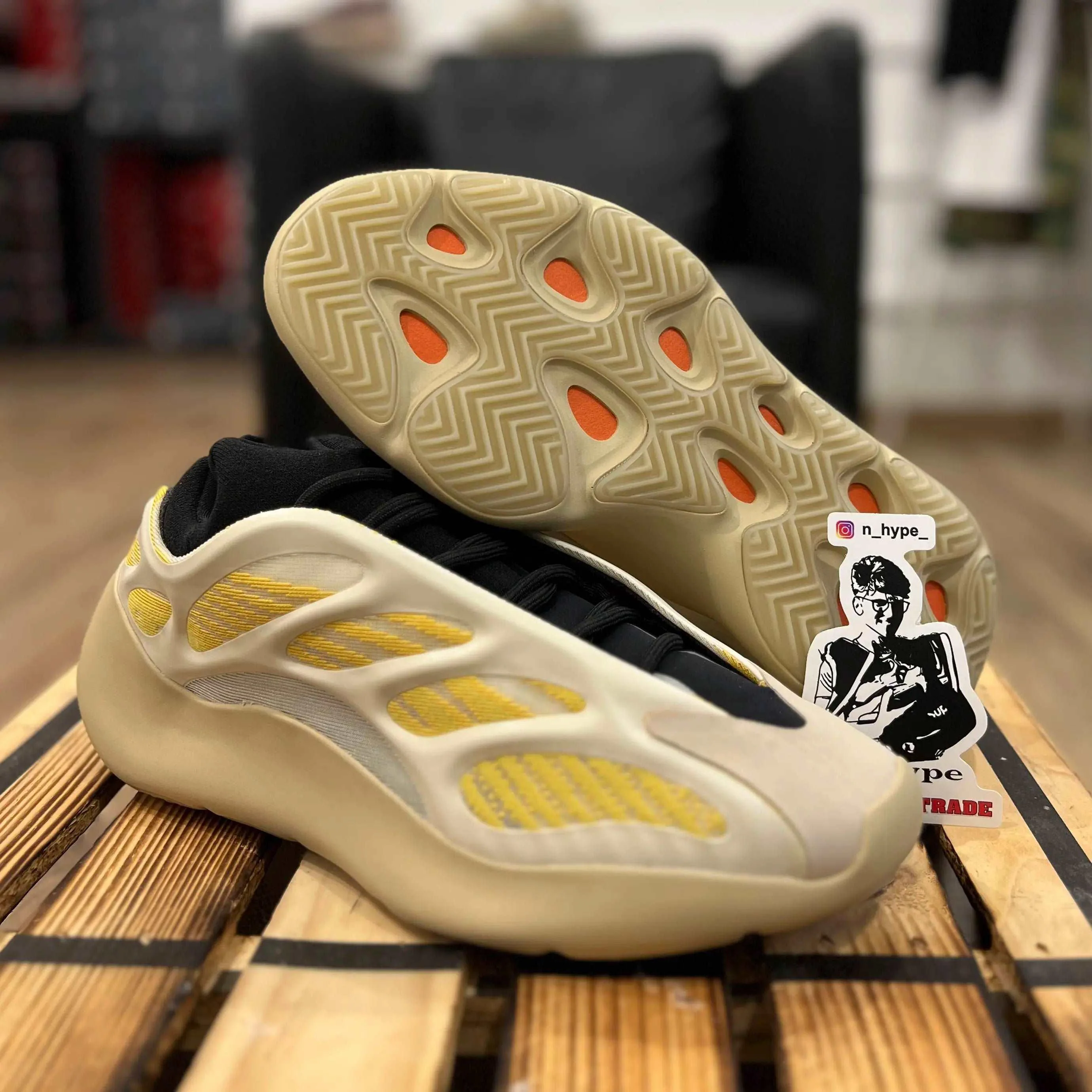 Adidas Yeezy 700 V3 Safflower - Image 6