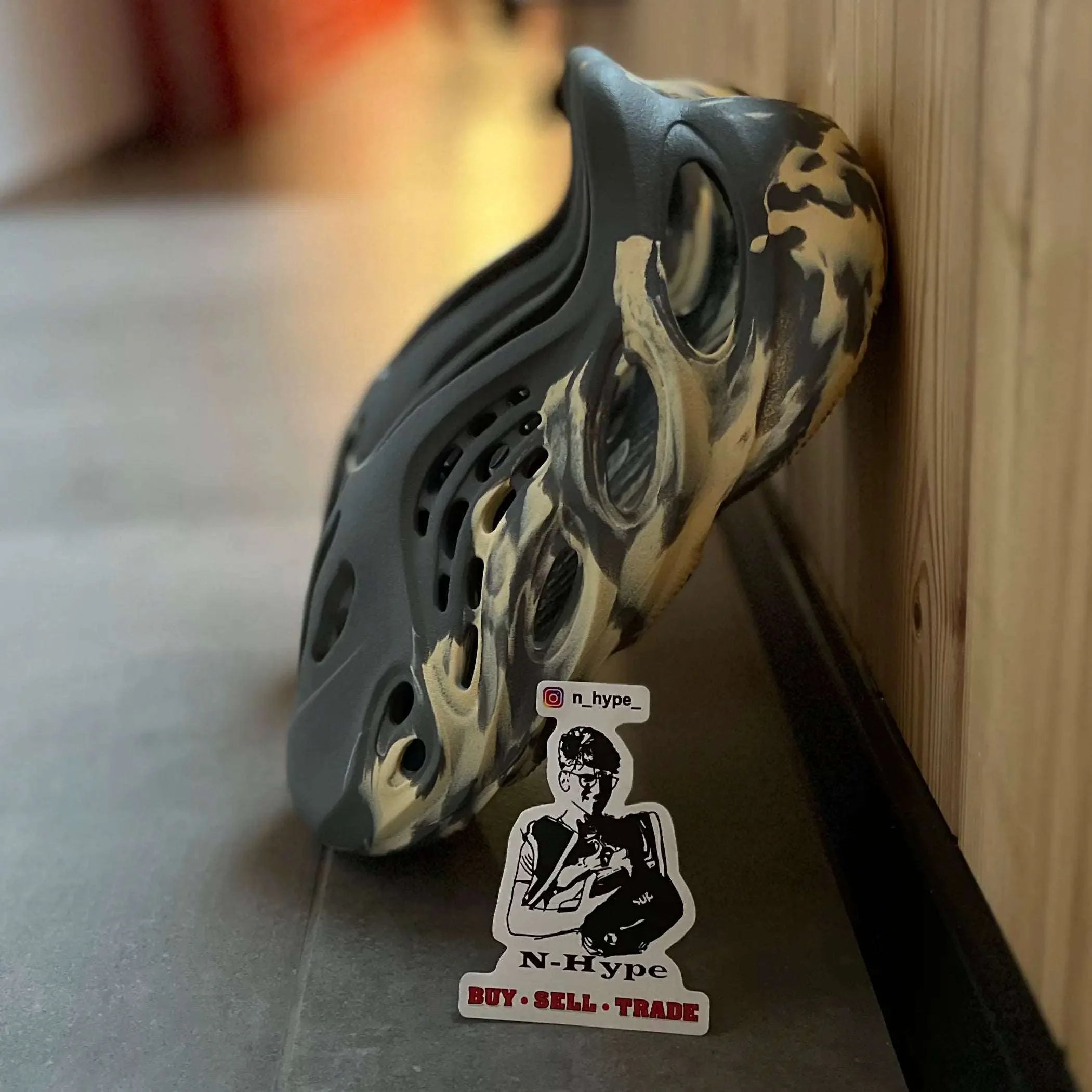 Adidas Yeezy Foam RNNR MXT Moon Gray - Image 4