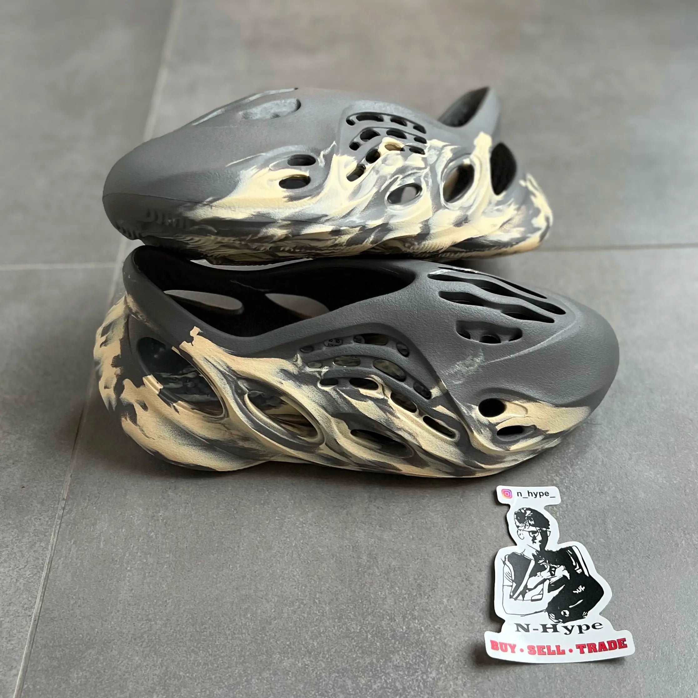 Adidas Yeezy Foam RNNR MXT Moon Gray - Image 5