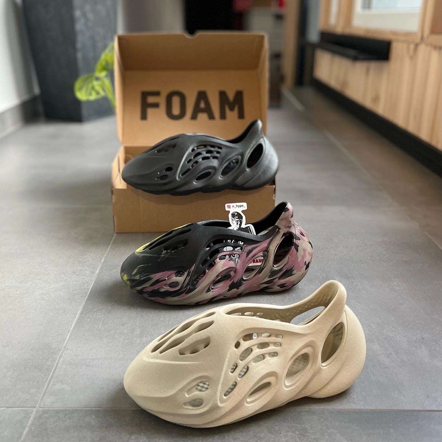 Adidas Yeezy Foam RNR MX Carbon - Image 6