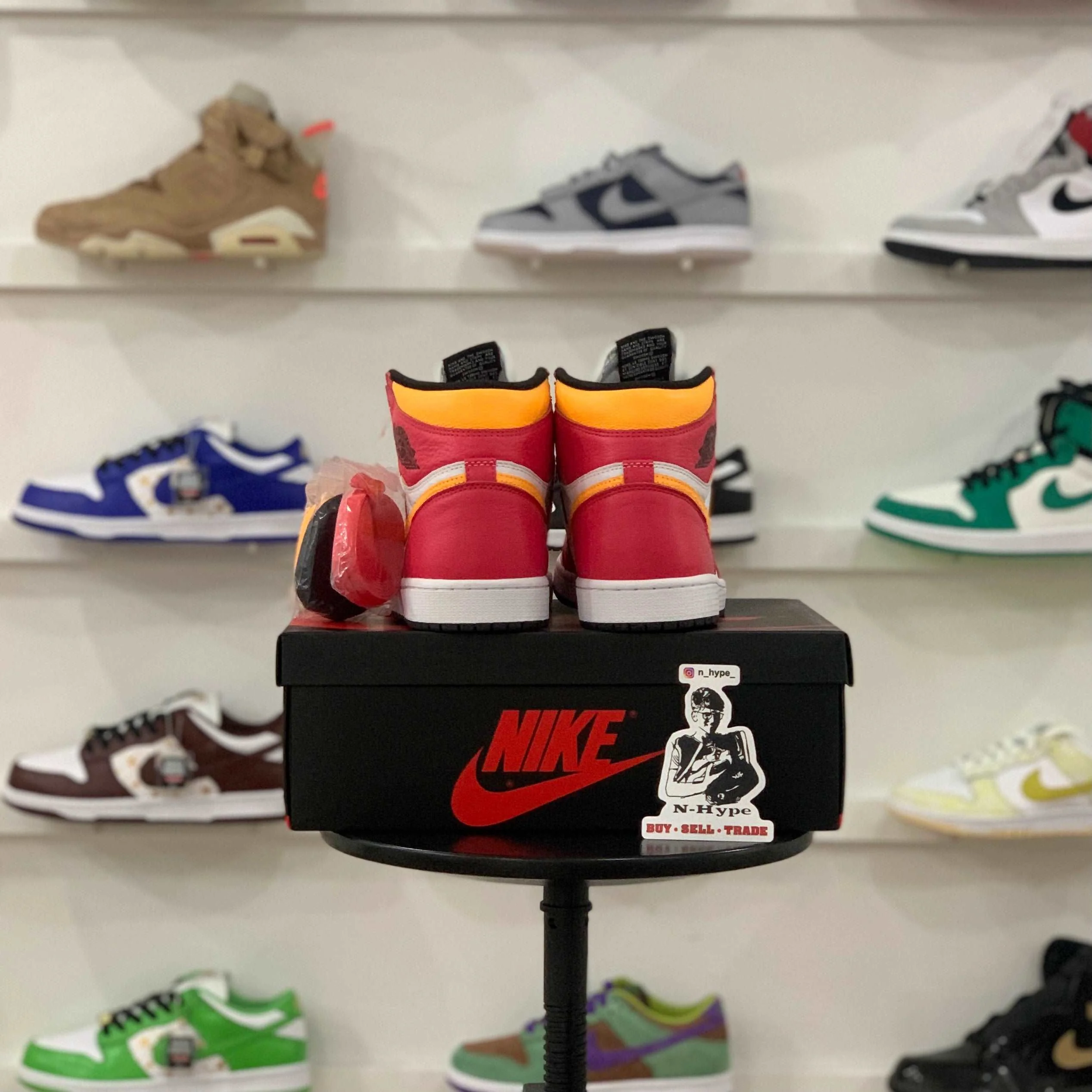 Jordan 1 Retro High OG Light Fusion Red - Image 5