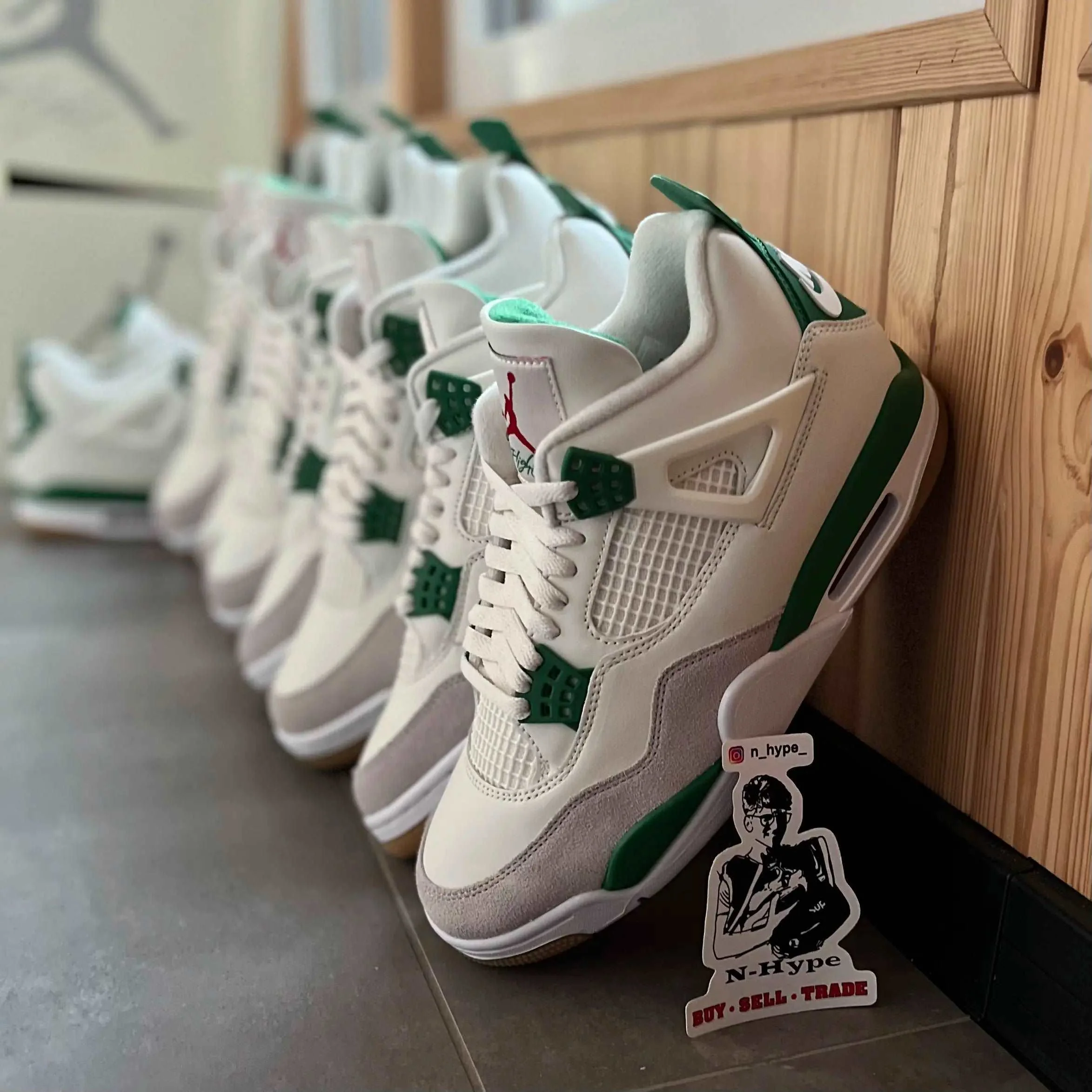 Jordan 4 Retro SB Pine Green - Image 4