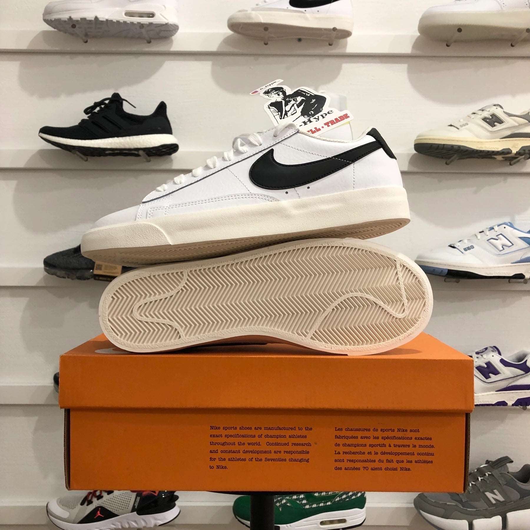 Nike Blazer Low Leather White Black - Image 5