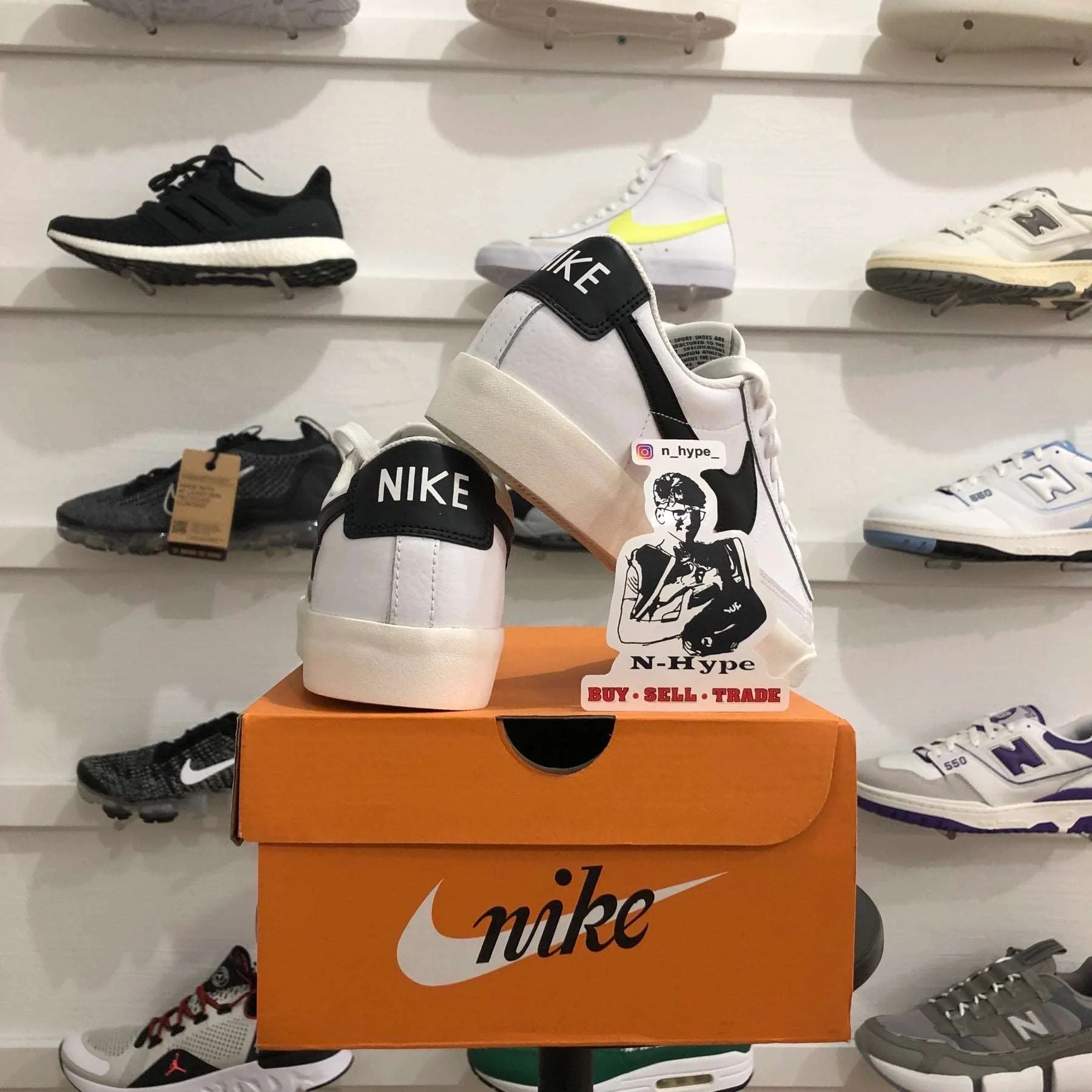 Nike Blazer Low Leather White Black - Image 6