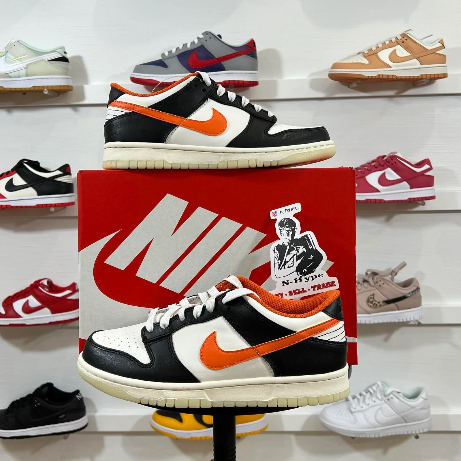 Nike Dunk Low PRM Halloween (2021) (GS) - Image 4