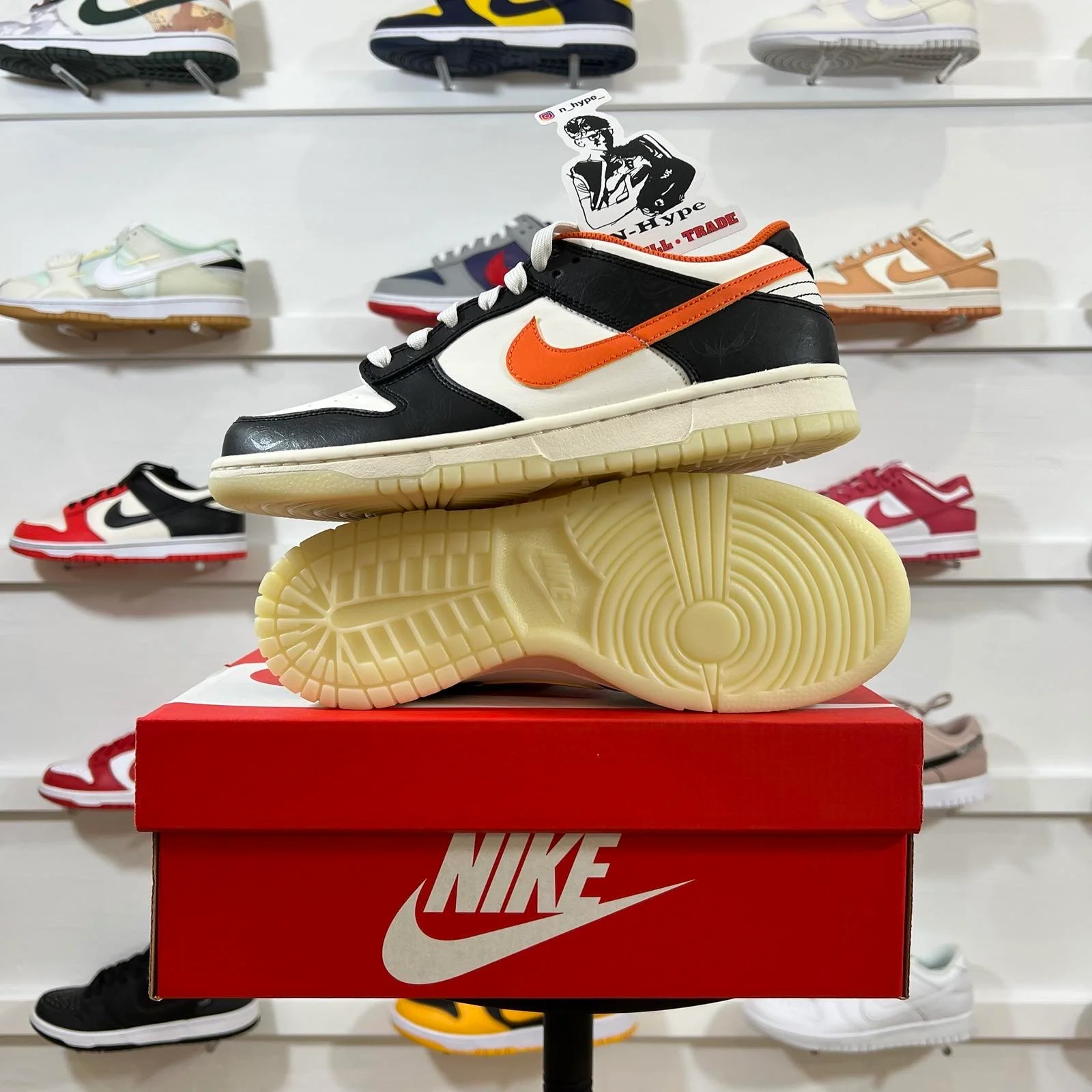 Nike Dunk Low PRM Halloween (2021) (GS) - Image 7