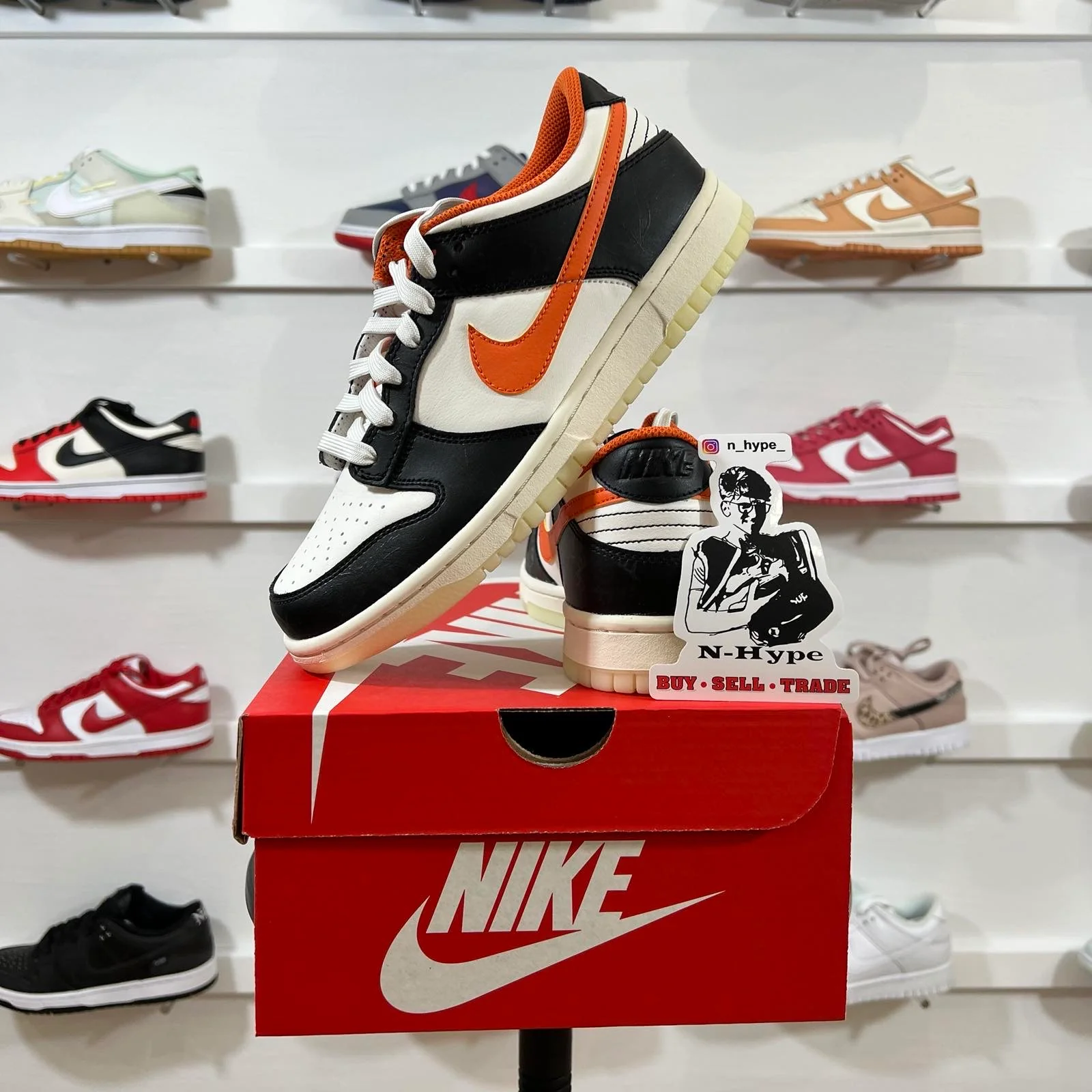 Nike Dunk Low PRM Halloween (2021) (GS) - Image 8