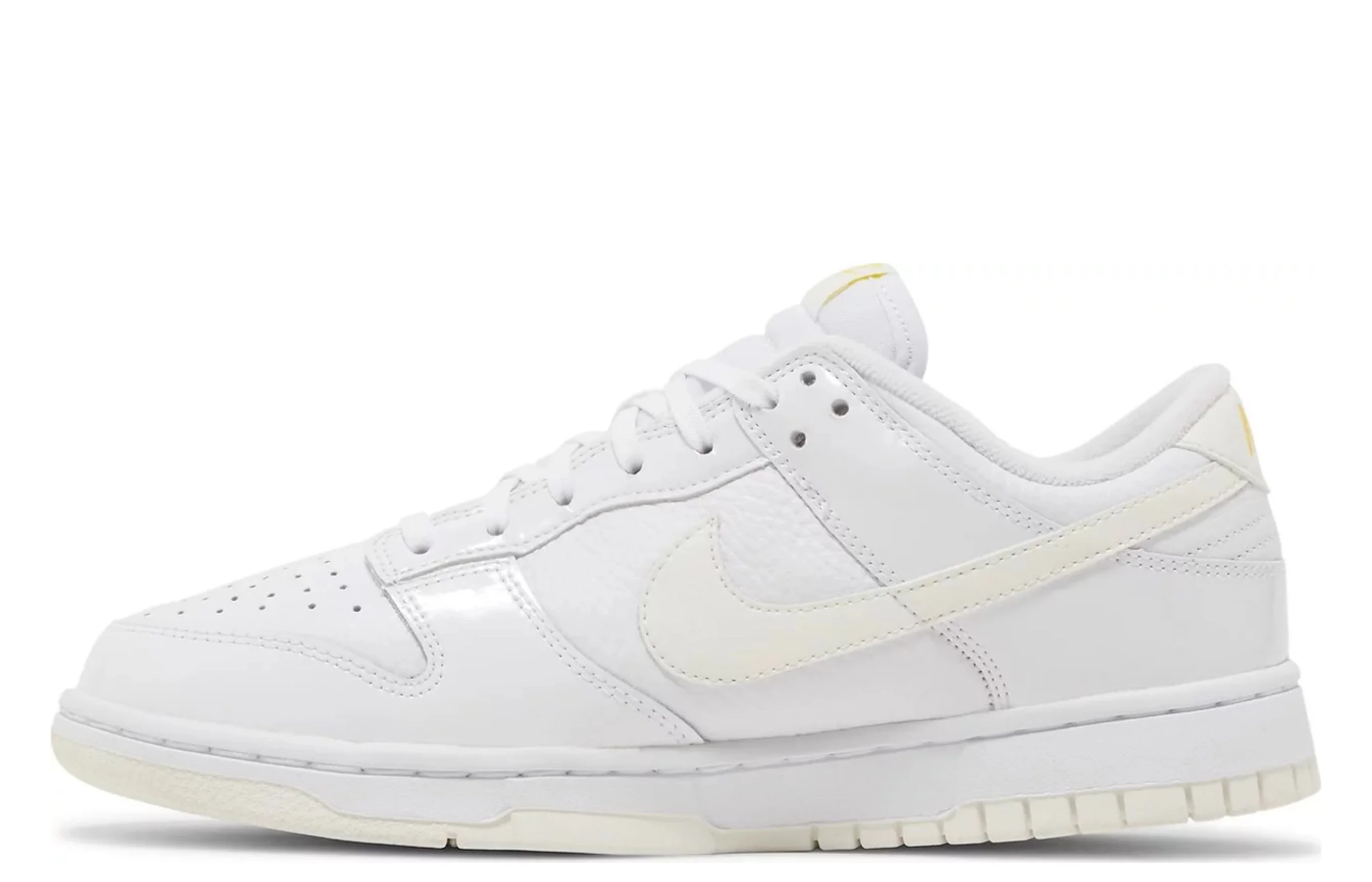 Nike Dunk Low Valentine's Day Yellow Heart (W) - Image 3