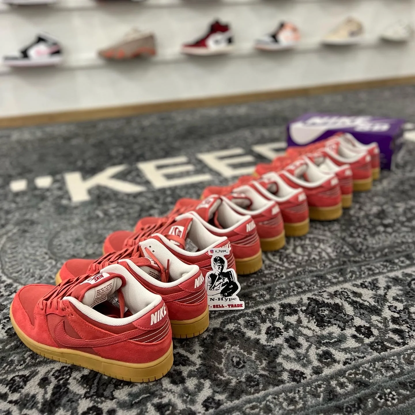 Nike SB Dunk Low Adobe - Image 9