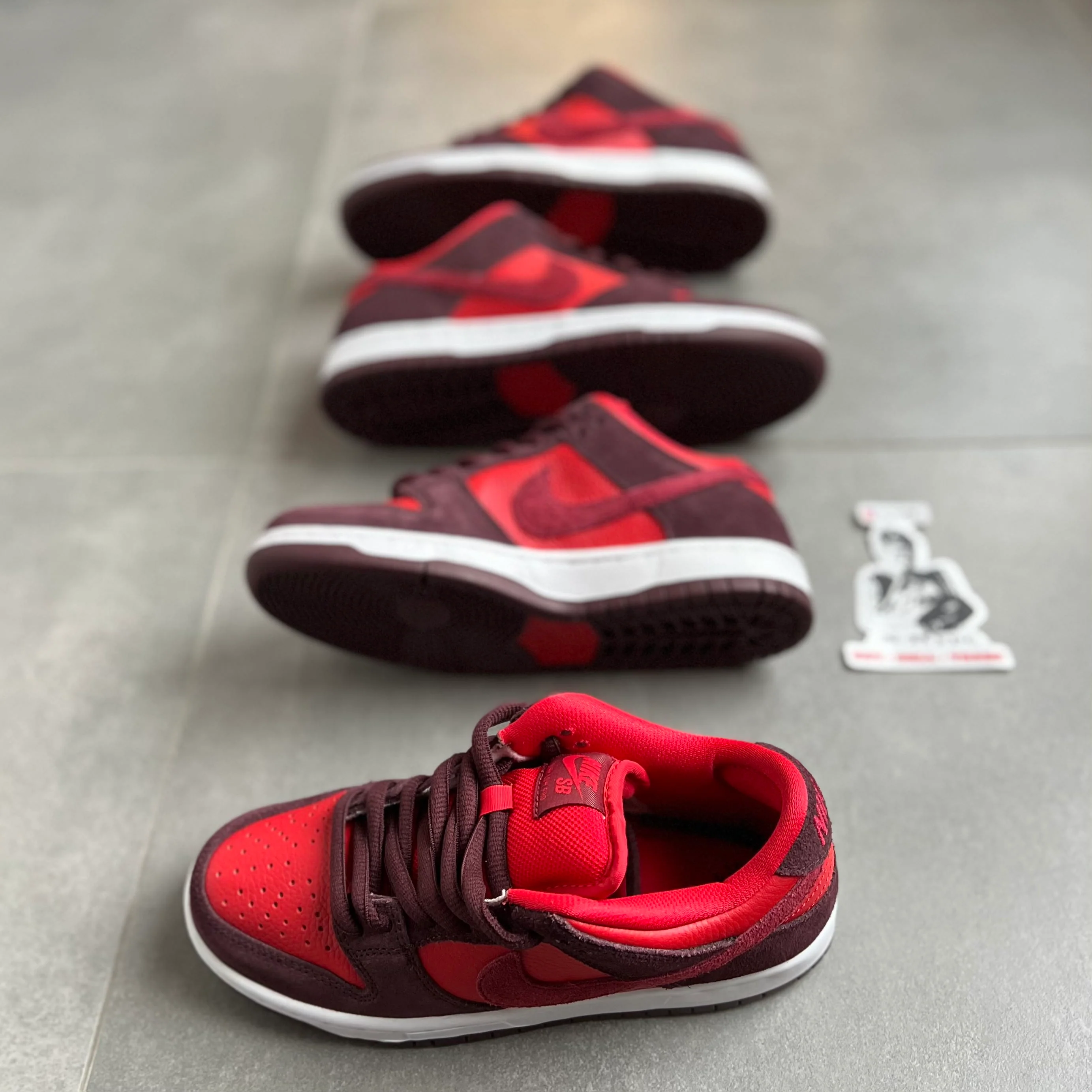 Nike SB Dunk Low Cherry - Image 6