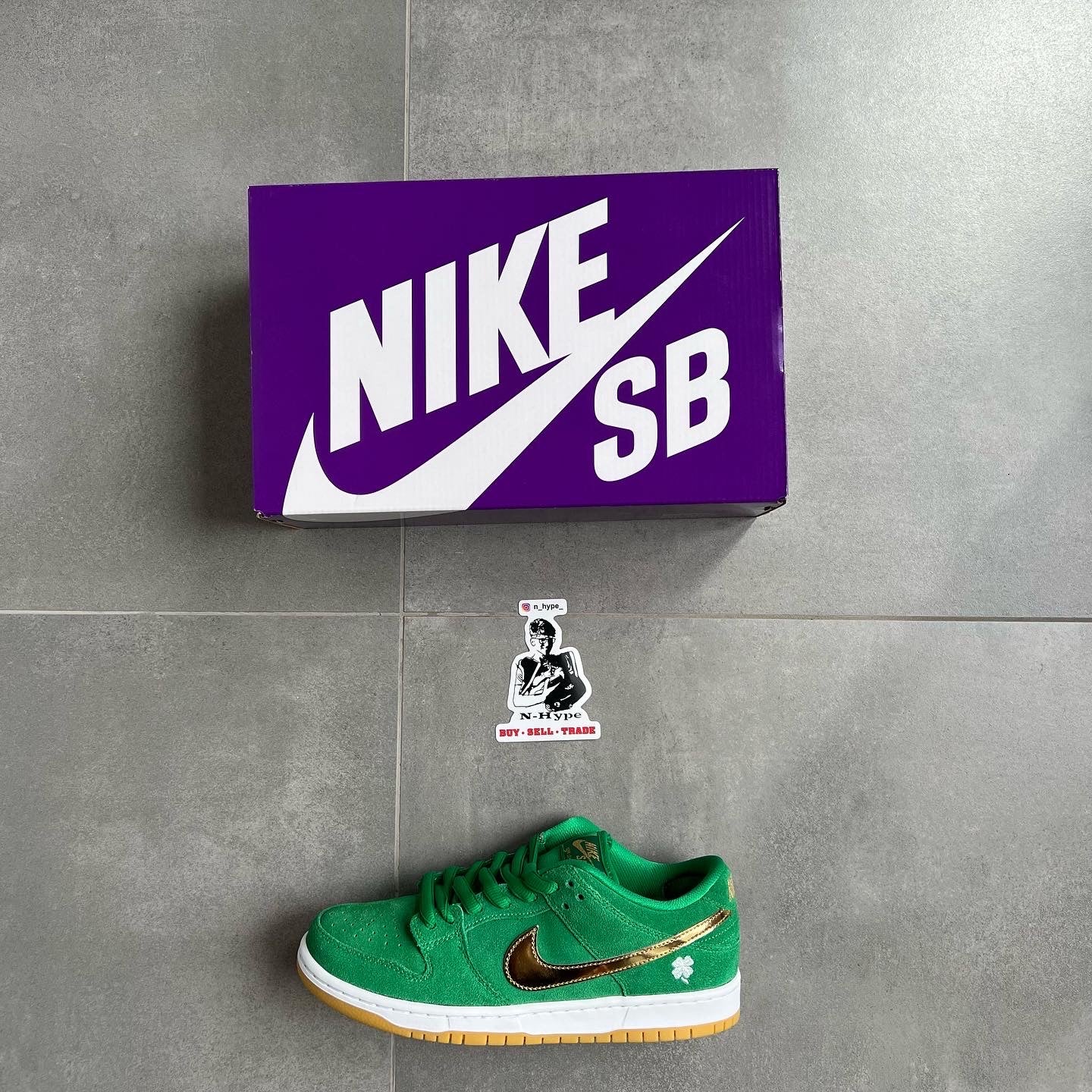 Nike SB Dunk Low Pro St. Patrick's Day (2022) - Image 4