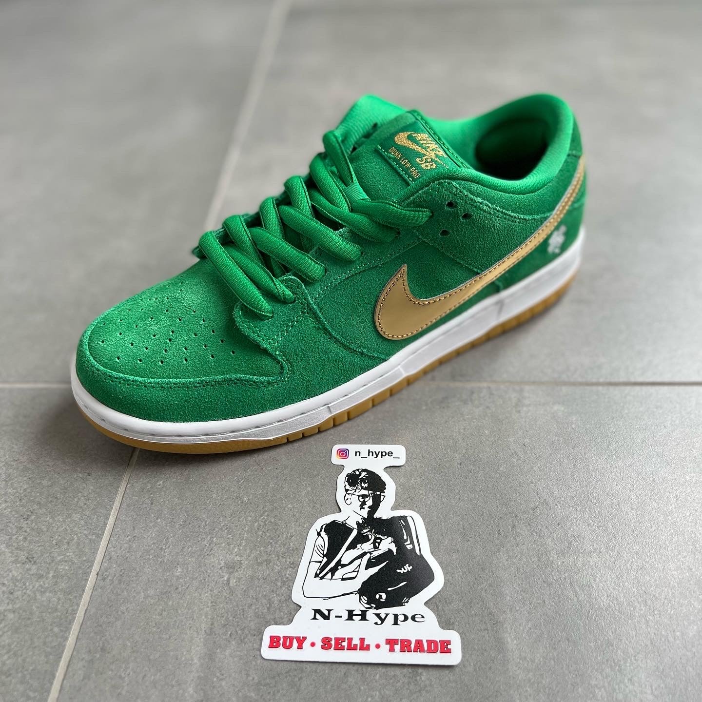 Nike SB Dunk Low Pro St. Patrick's Day (2022) - Image 6